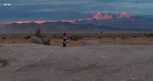 ultimate-fpv-drone-showdown-in-las-vegas-avata-2-vs-air-3s