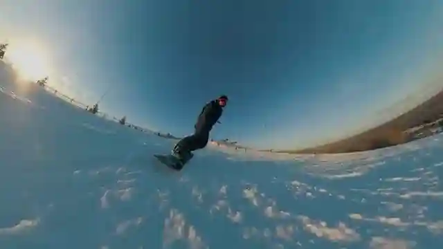 capture-dynamic-skiing-snowboarding-footage-with-insta360-x3