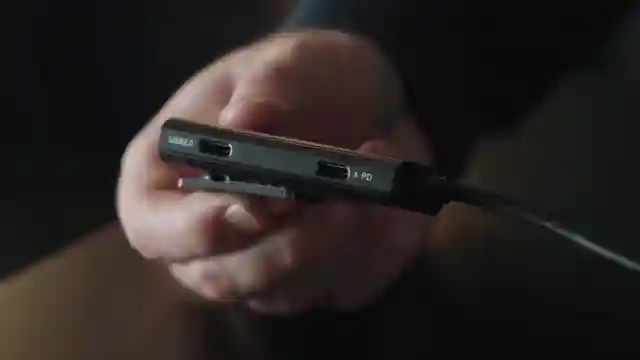film-riot-reviews-latest-iphones-and-small-rig-kit-for-cinematic-filmmaking