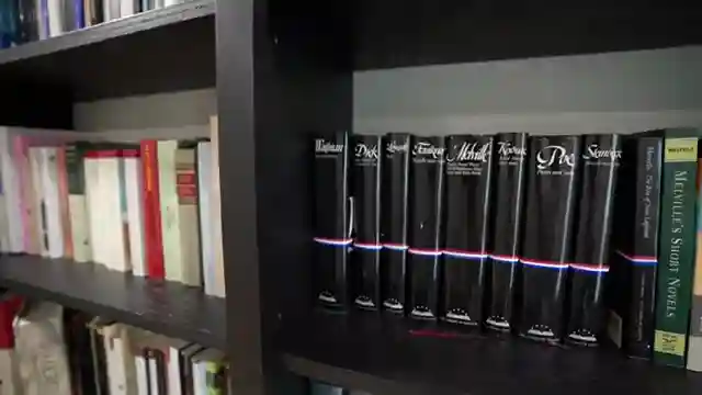 justin-odishos-eclectic-library-tour-insights-on-books-and-beyond