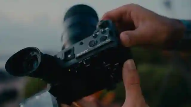 sony-fx2-camera-review-cinematic-video-and-photo-features